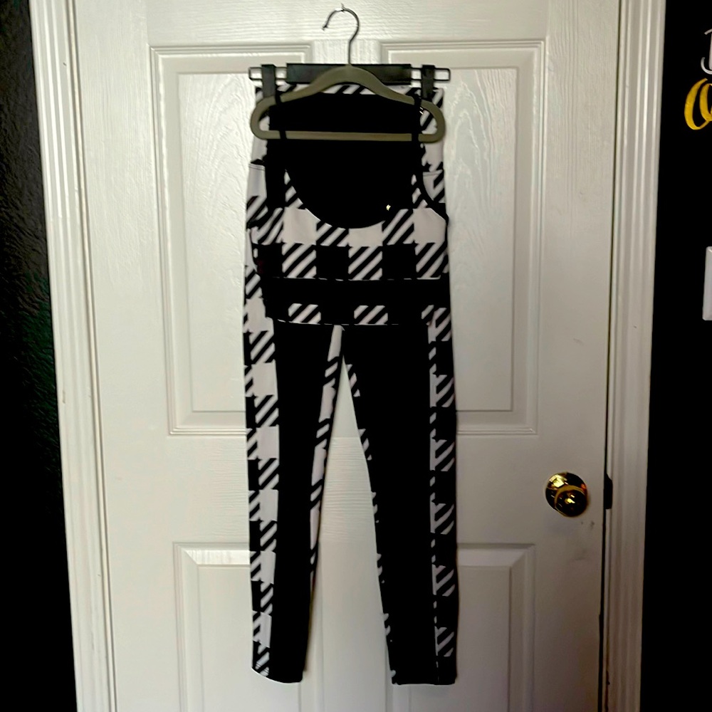 NWOT | BEACH RIOT Black/White Workout Set